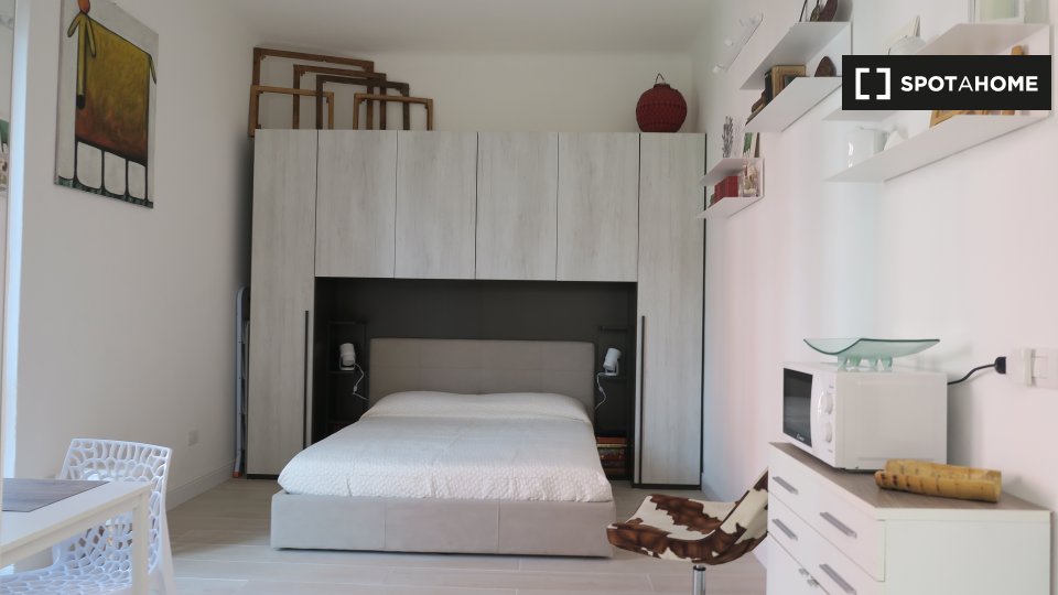 Immagine 1 di Ufficio in affitto  in Via Antonio Mambretti a Milano