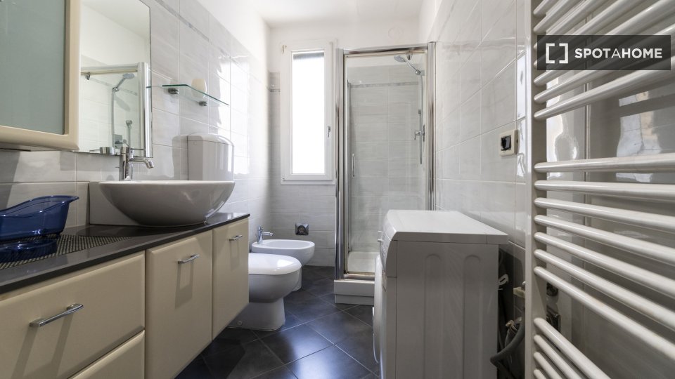 Immagine 5 di Appartamento in affitto  in Via Ferrarese a Bologna