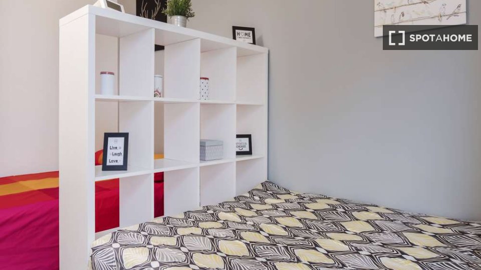 Immagine 4 di Camera condivisa in affitto  in Via delle Belle Arti a Bologna