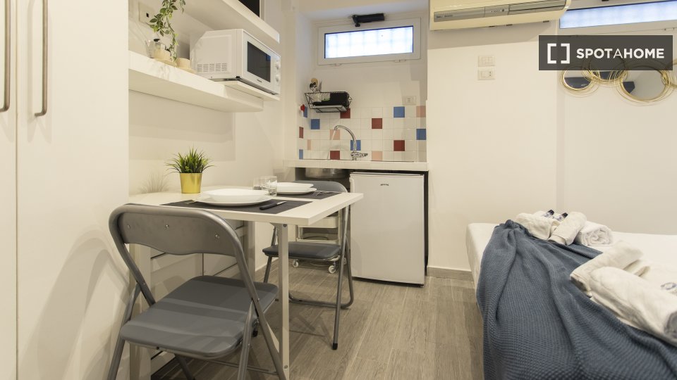 Immagine 3 di Ufficio in affitto  in Via della Lungarina a Roma