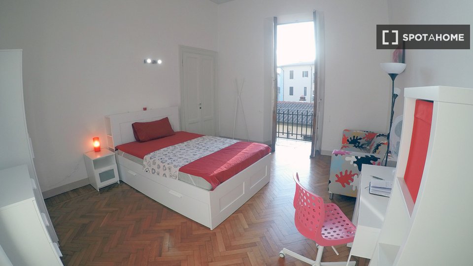 Immagine 6 di Camera condivisa in affitto  in Via Zara a Firenze