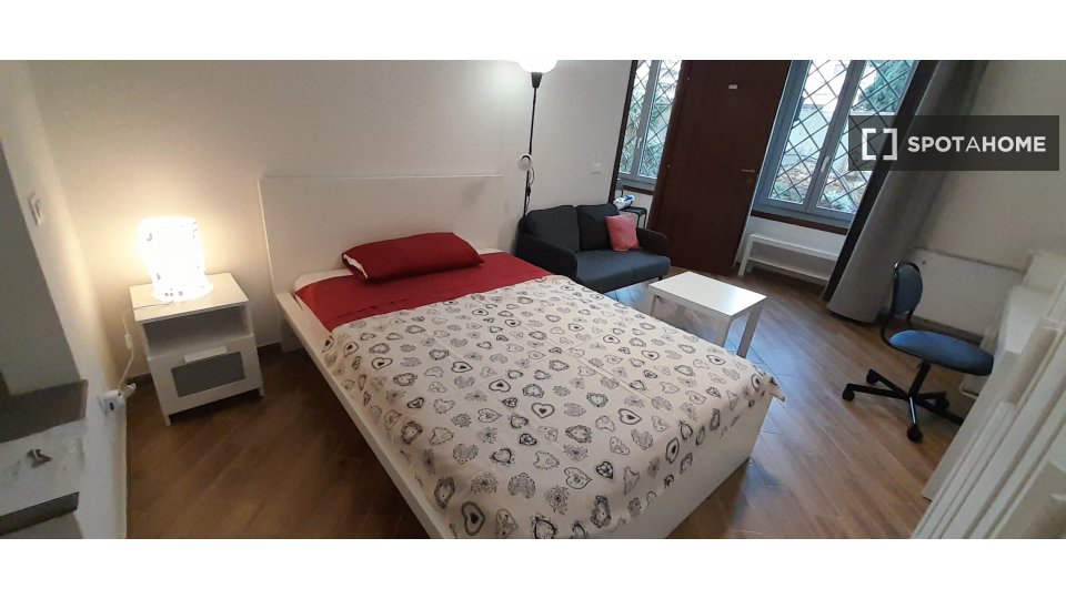 Immagine 16 di Camera condivisa in affitto  in Via Giambattista Lulli a Firenze