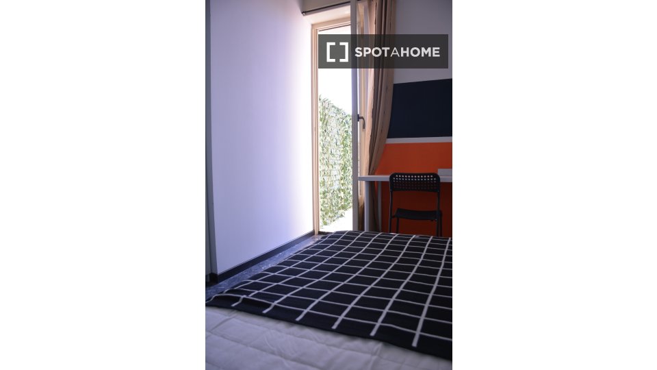 Immagine 13 di Camera condivisa in affitto  in Via dei Passeri a Cagliari