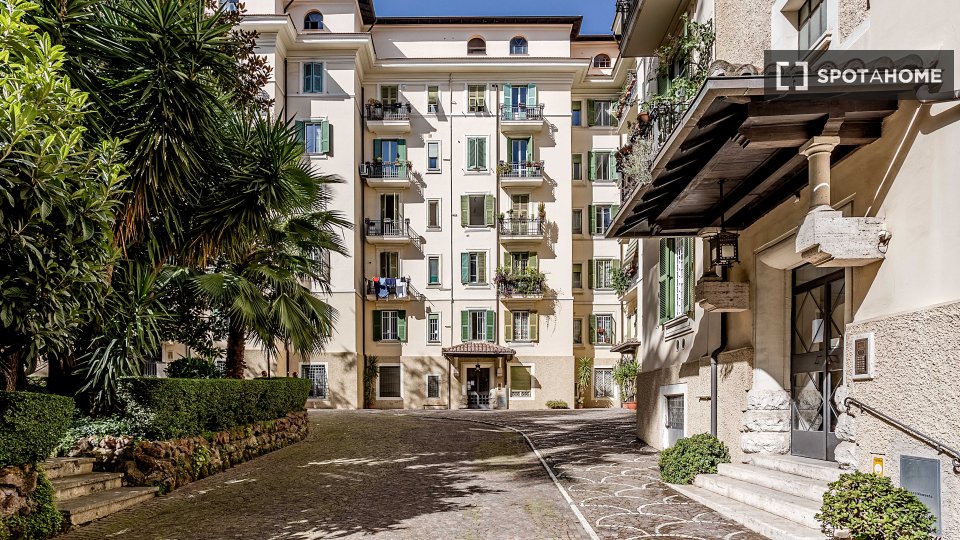 Immagine 16 di Ufficio in affitto  in Via Chiana a Roma