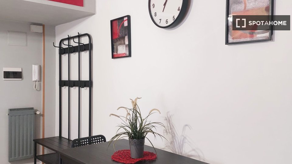 Immagine 5 di Appartamento in affitto  in Via Trinitapoli a Roma