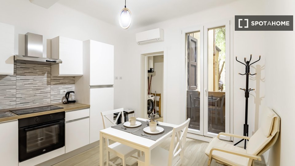 Immagine 4 di Ufficio in affitto  in Via dell'Oro a Bologna