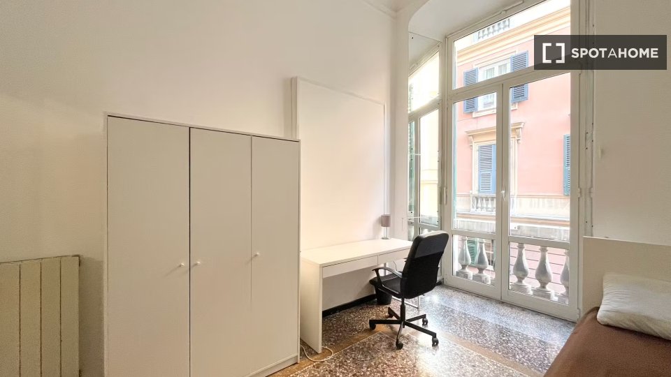 Immagine 6 di Camera condivisa in affitto  in Via Caffaro a Genova