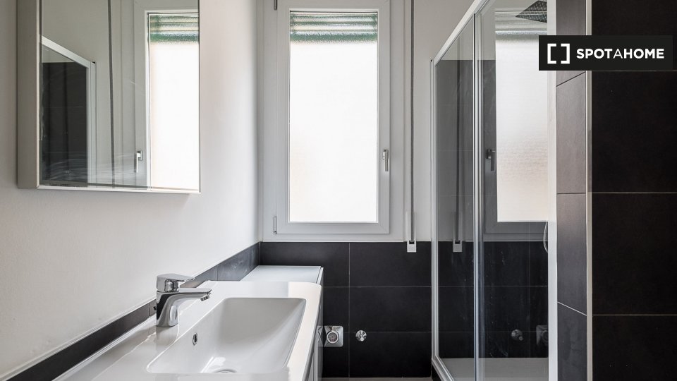 Immagine 12 di Appartamento in affitto  in Via Giovanni Lorenzo Bernini a Bologna