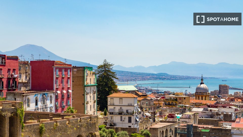 Immagine 1 di Appartamento in affitto  in Rampe Montemiletto a Napoli