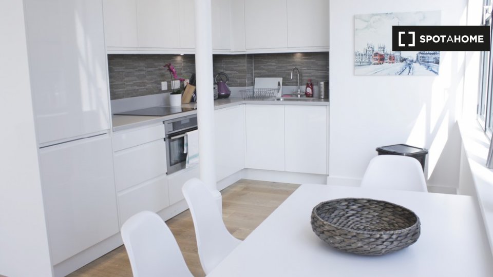 Immagine 6 di Appartamento in affitto  in St Mary at Hill a 