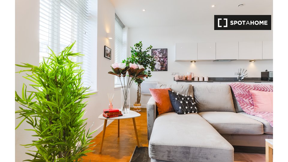 Immagine 5 di Appartamento in affitto  in Church St a Staines