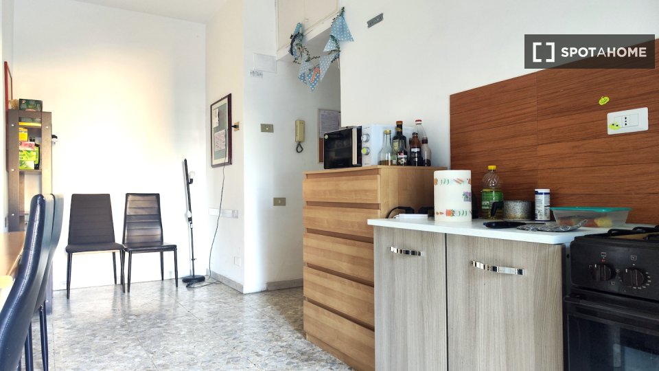 Immagine 15 di Camera condivisa in affitto  in Viale Egeo, 00144 Roma RM, Italy a Roma