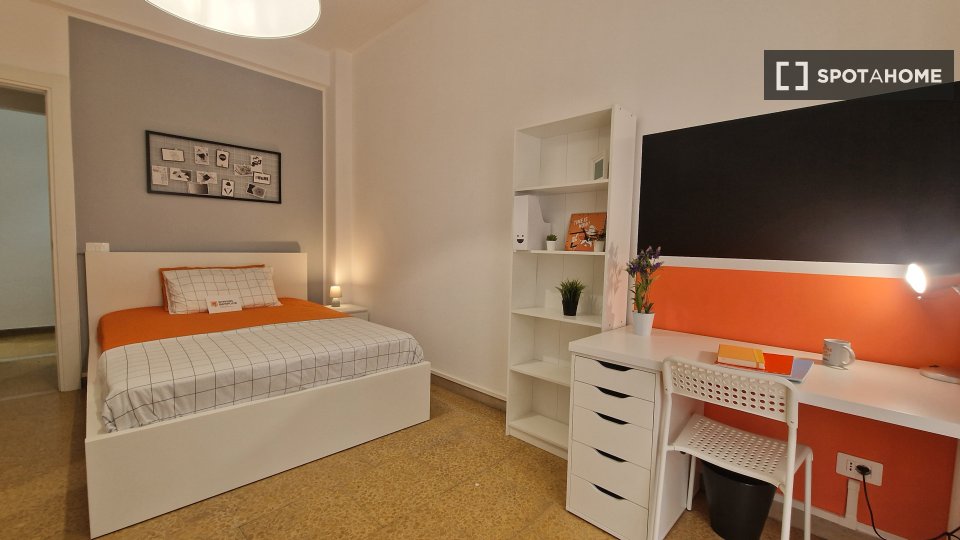 Immagine 3 di Camera condivisa in affitto  in Lungotevere di Pietra Papa a Roma