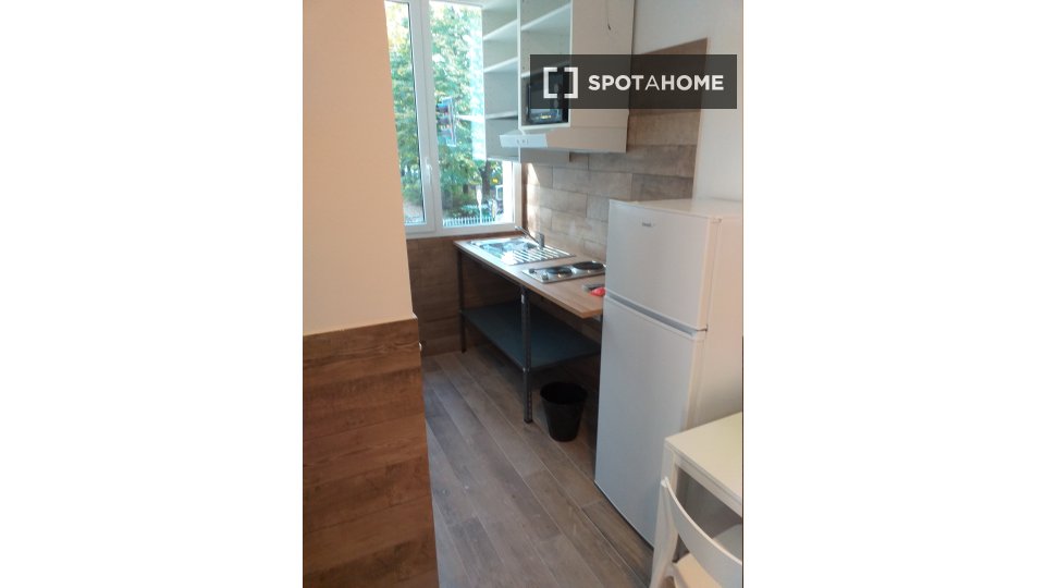 Immagine 6 di Ufficio in affitto  in Via Marco Emilio Lepido a Bologna