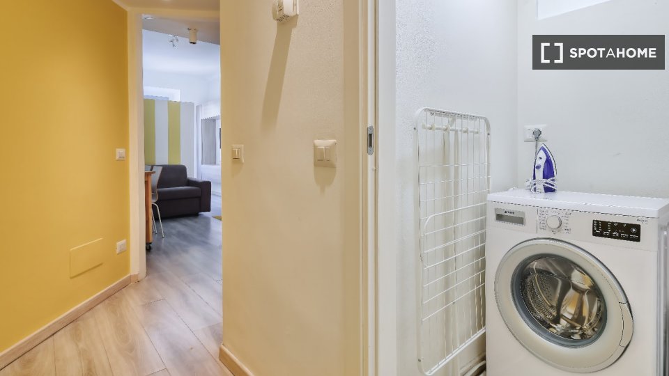 Immagine 12 di Ufficio in affitto  in Via Vigevano a Milano