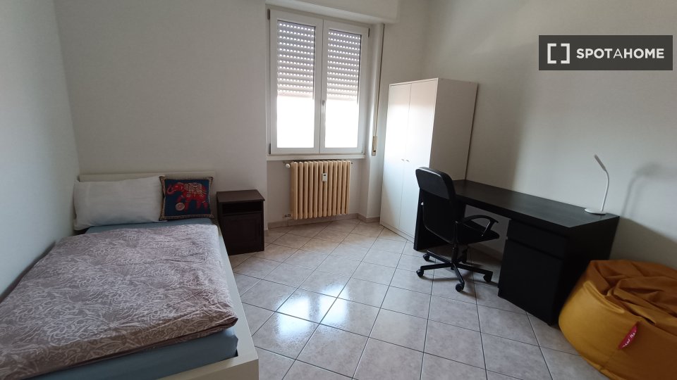 Immagine 17 di Camera condivisa in affitto  in Via Lombardia a Pioltello