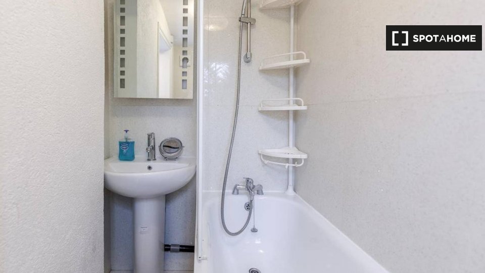 Immagine 19 di Ufficio in affitto  in Watford General Suites GFF Apartment a Watford