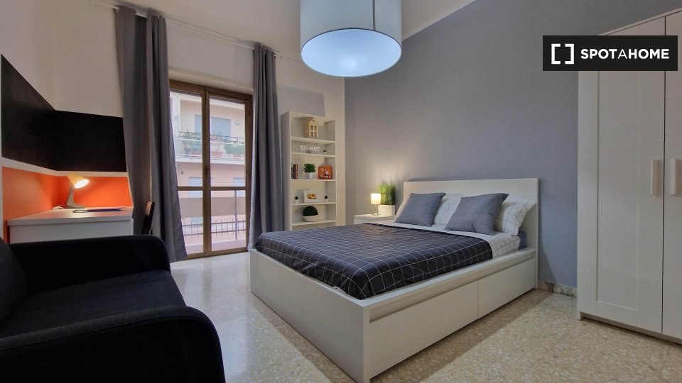 Immagine 4 di Camera condivisa in affitto  in Piazza Cardinal Ferrari a Roma