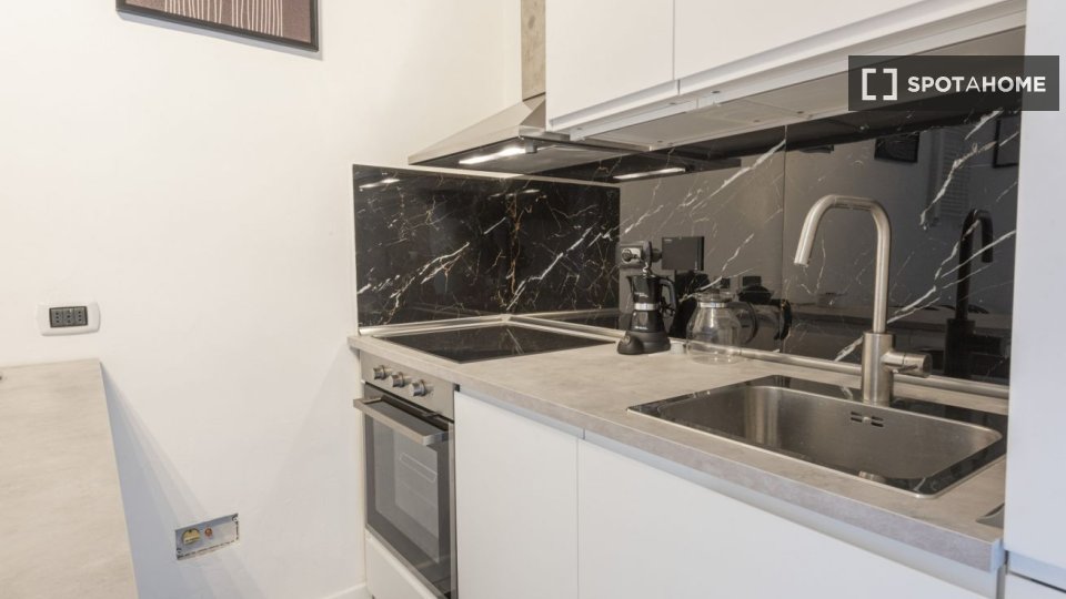 Immagine 10 di Appartamento in affitto  in Via Guelfa a Firenze