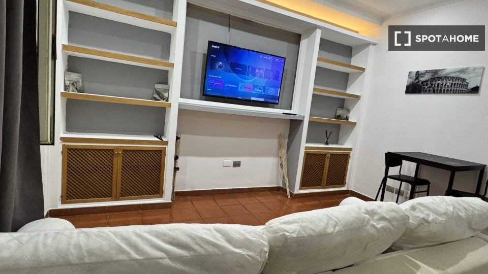 Immagine 1 di Appartamento in affitto  in Via Eustachio Manfredi a Roma