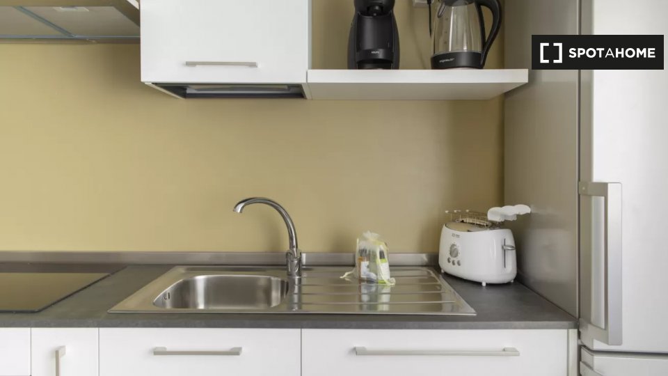 Immagine 5 di Appartamento in affitto  in Via Cairoli a Bologna