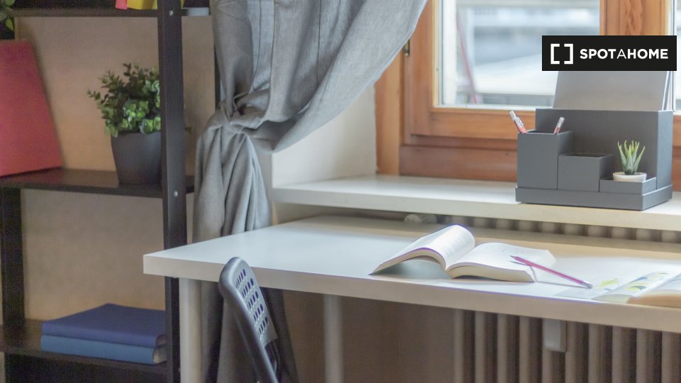 Immagine 2 di Camera condivisa in affitto  in Via Principi d'Acaja a Torino