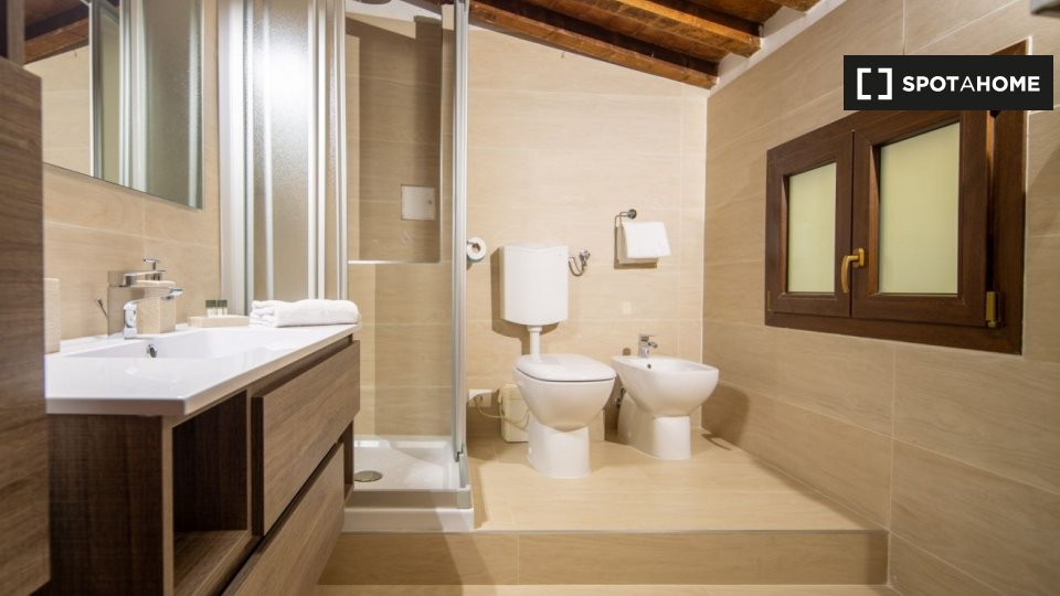 Immagine 14 di Appartamento in affitto  in Via dell'Anguillara a Firenze