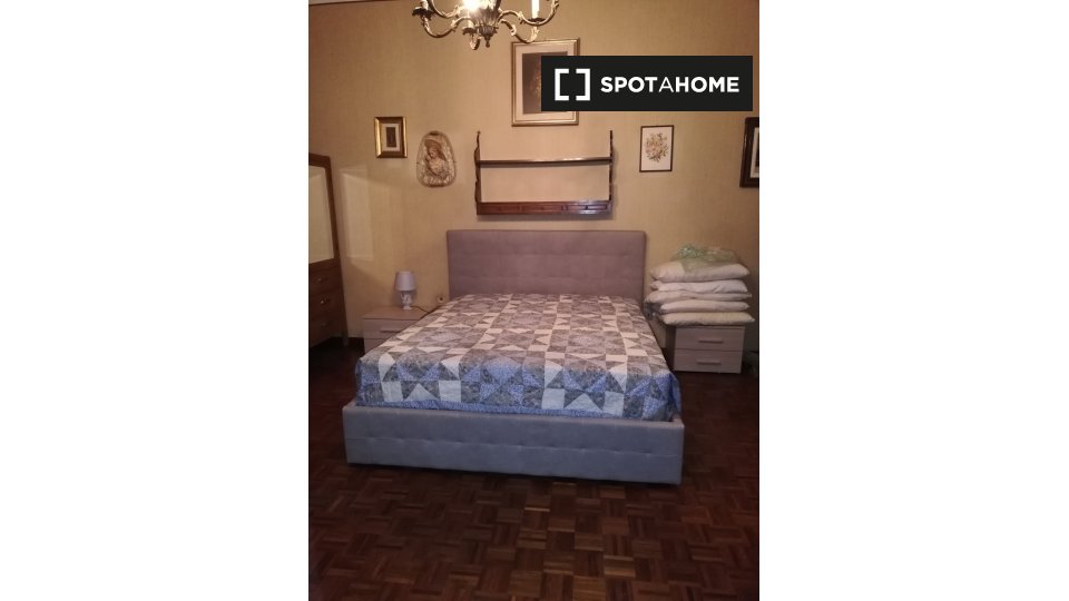 Immagine 1 di Camera condivisa in affitto  in Via Capo di Lucca a Bologna