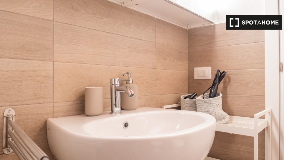 Immagine 17 di Appartamento in affitto  in Via Pietro Valdo a Milano