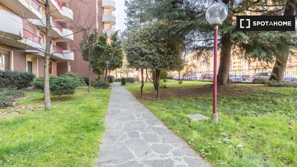 Immagine 15 di Camera condivisa in affitto  in Via Guido Guarini Matteucci a Milano