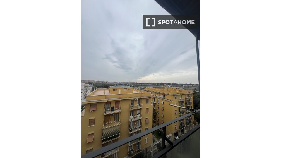 Immagine 7 di Camera condivisa in affitto  in V. Morozzo della Rocca a Roma