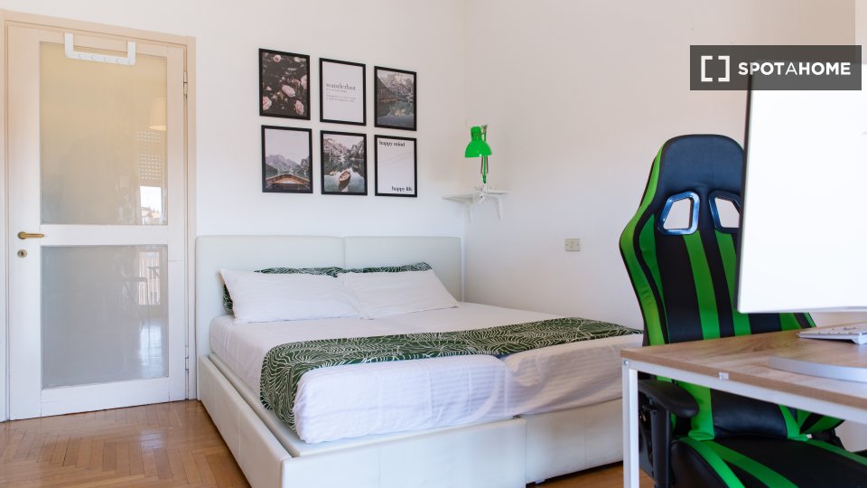 Immagine 5 di Camera condivisa in affitto  in Via Vettabbia a Milano