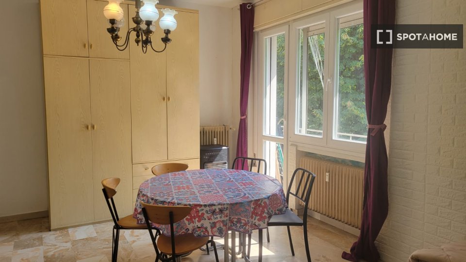 Immagine 5 di Camera condivisa in affitto  in Via Luciano Manara a Padova