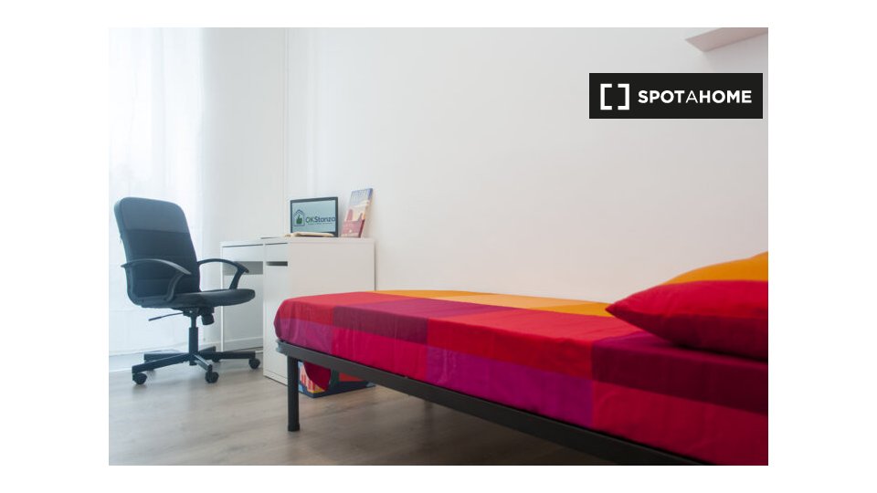 Immagine 17 di Camera condivisa in affitto  in Via Aldo Barbaro a Torino