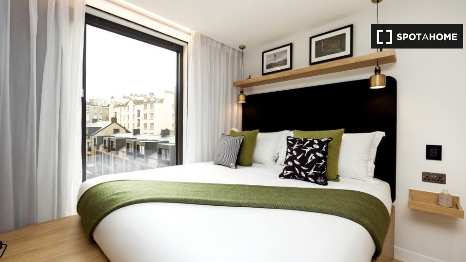 Immagine 2 di Ufficio in affitto  in King's Stables Rd a Old Town