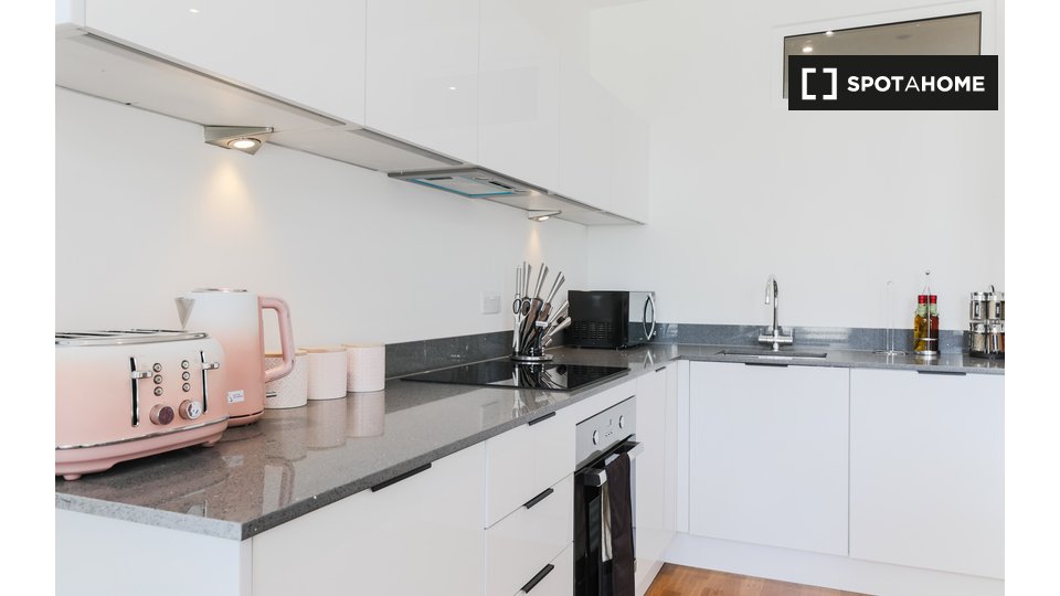 Immagine 15 di Appartamento in affitto  in Church St a Staines