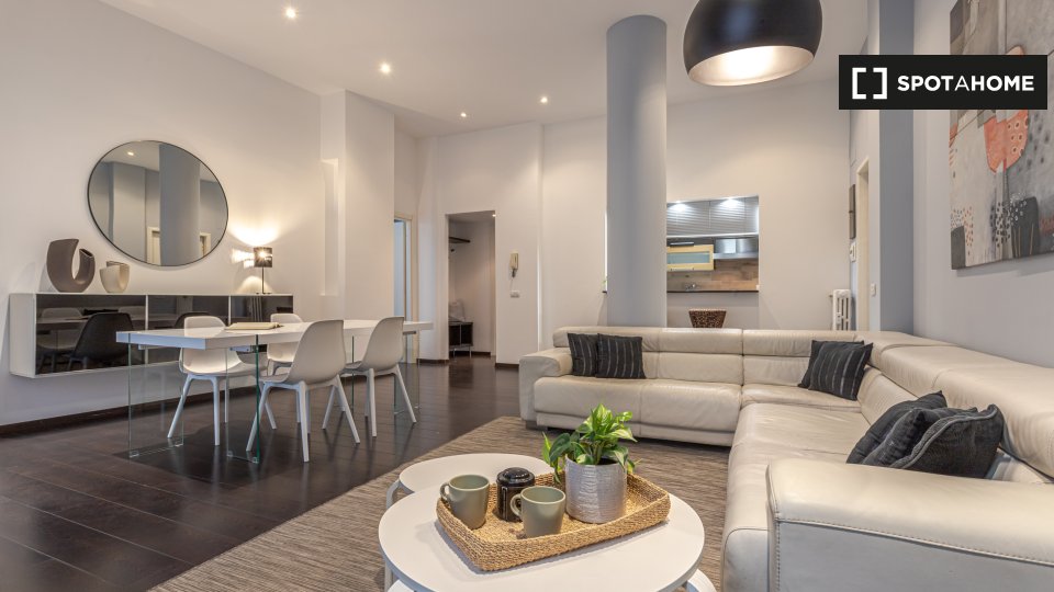 Immagine 2 di Appartamento in affitto  in Via Archimede a Roma