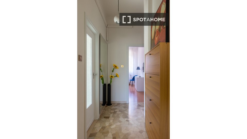 Immagine 10 di Appartamento in affitto  in Via Genova a Bologna