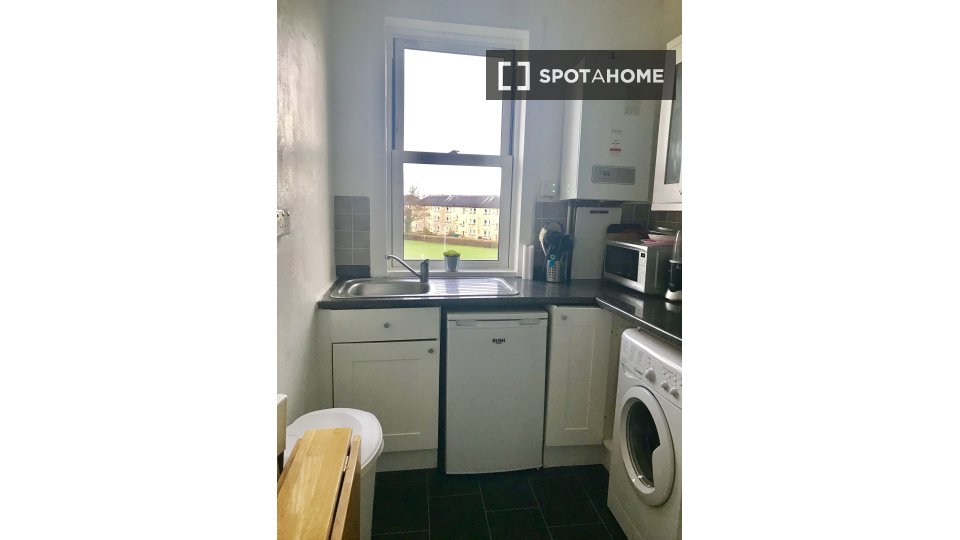 Immagine 10 di Camera condivisa in affitto  in -6 Clearburn Gardens a Liberton and Craigmillar