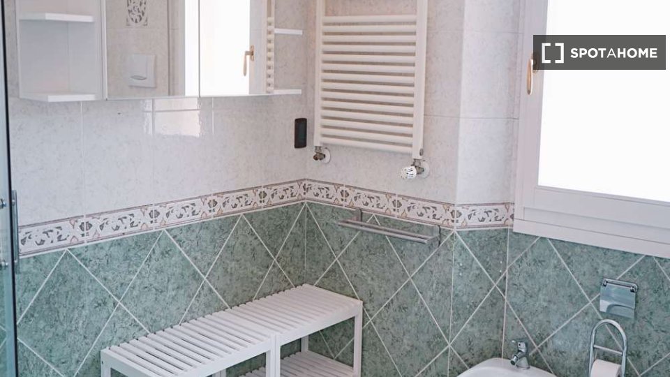 Immagine 13 di Camera condivisa in affitto  in Via Santa Croce a Bologna