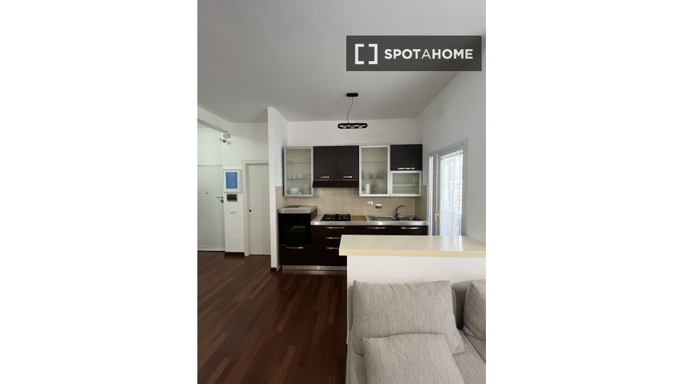 Immagine 7 di Appartamento in affitto  in Via Muzio Attendolo a Roma