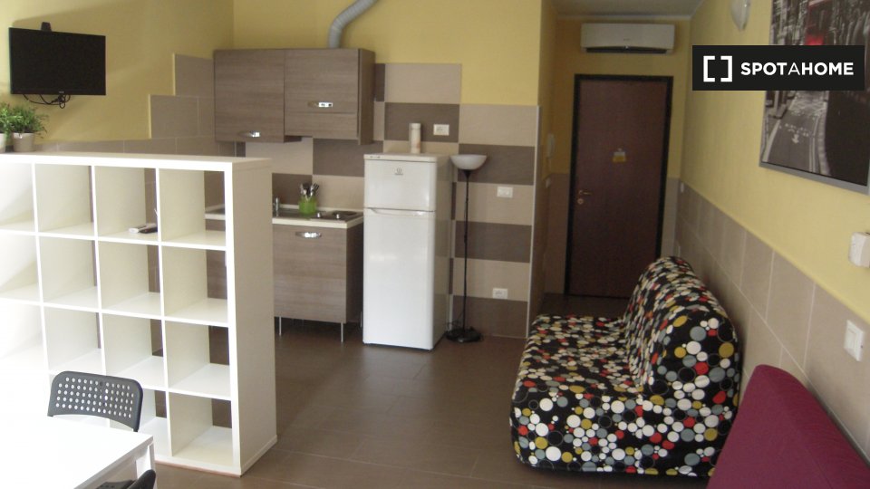 Immagine 1 di Ufficio in affitto  in Via Alessandro Stoppato a Bologna