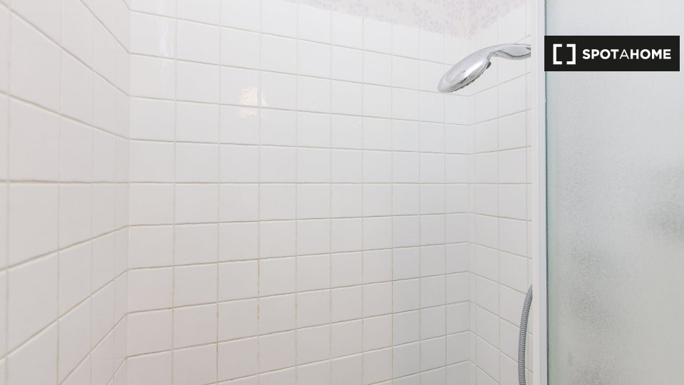 Immagine 11 di Appartamento in affitto  in Via di Monte Fiore, 00153 Roma RM, Italy a Roma