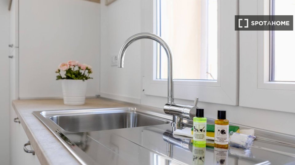 Immagine 7 di Appartamento in affitto  in Via Giuseppe Massarenti a Bologna