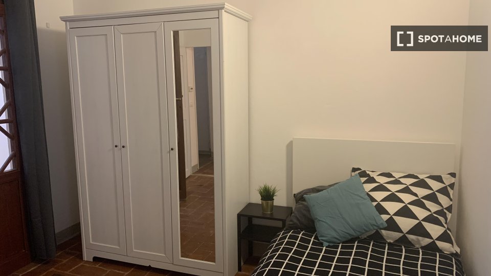 Immagine 1 di Camera condivisa in affitto  in VIA S. ANTONINO (1) a Firenze