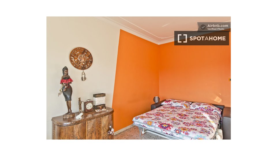 Immagine 1 di Camera condivisa in affitto  in Via Antonio Raimondi a Roma