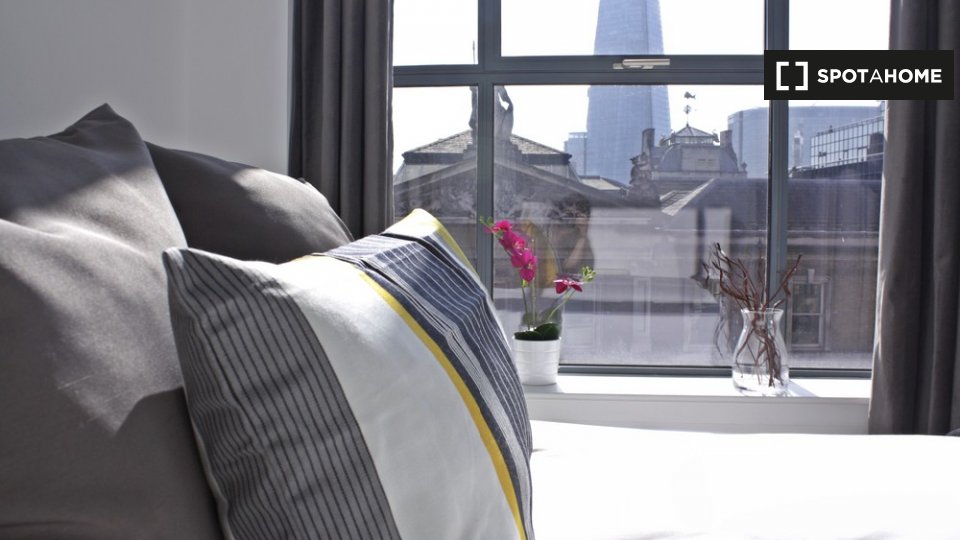 Immagine 7 di Appartamento in affitto  in St Mary at Hill a 