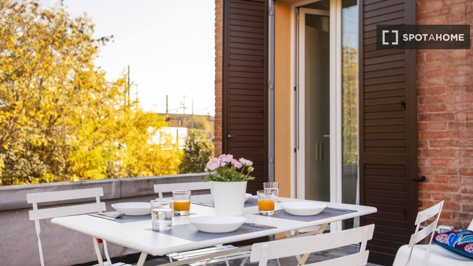 Immagine 3 di Appartamento in affitto  in Via Giuseppe Massarenti a Bologna