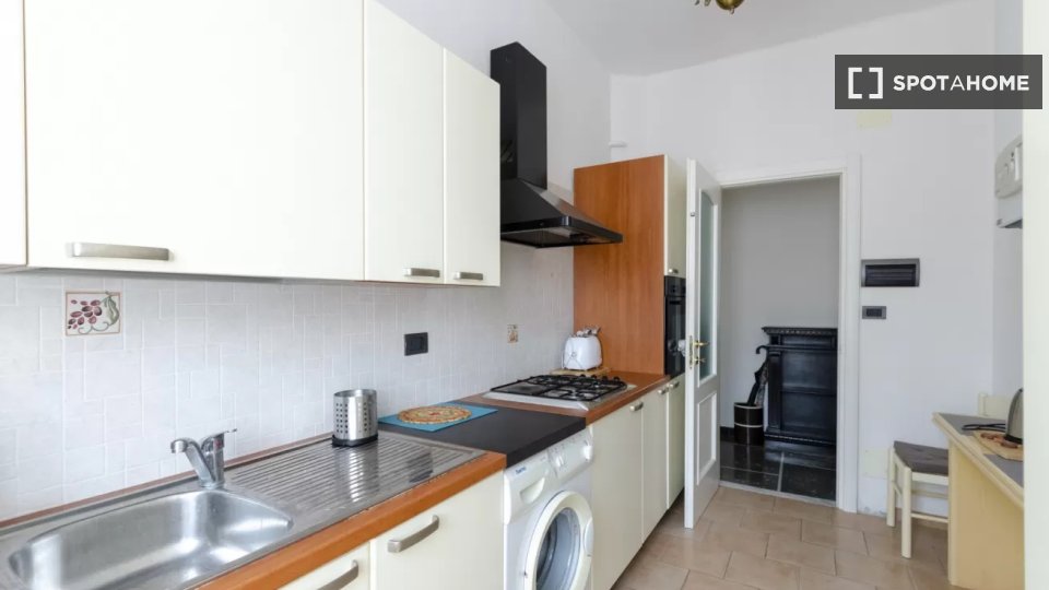 Immagine 9 di Appartamento in affitto  in Via Mons. Cesare Boccoleri a Rapallo