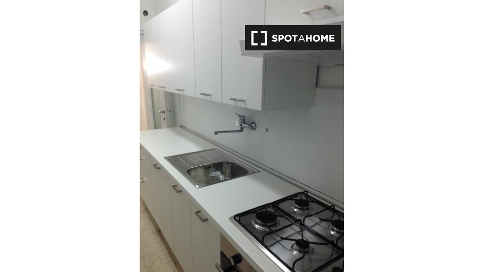 Immagine 2 di Appartamento in affitto  in Viale Marco Fulvio Nobiliore a Roma